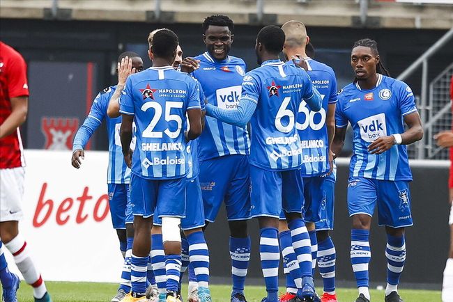 一轮都充满 一轮都充满