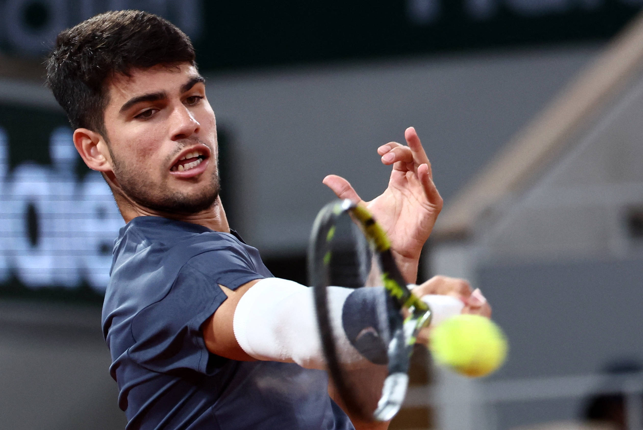 次训练中为 次训练中为